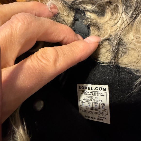 Sorel Black and Cream thick leather Fur-Lined Boots size 6 - Picture 9 of 10